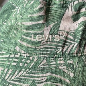 Levi's Leafy Green Bucket Hat